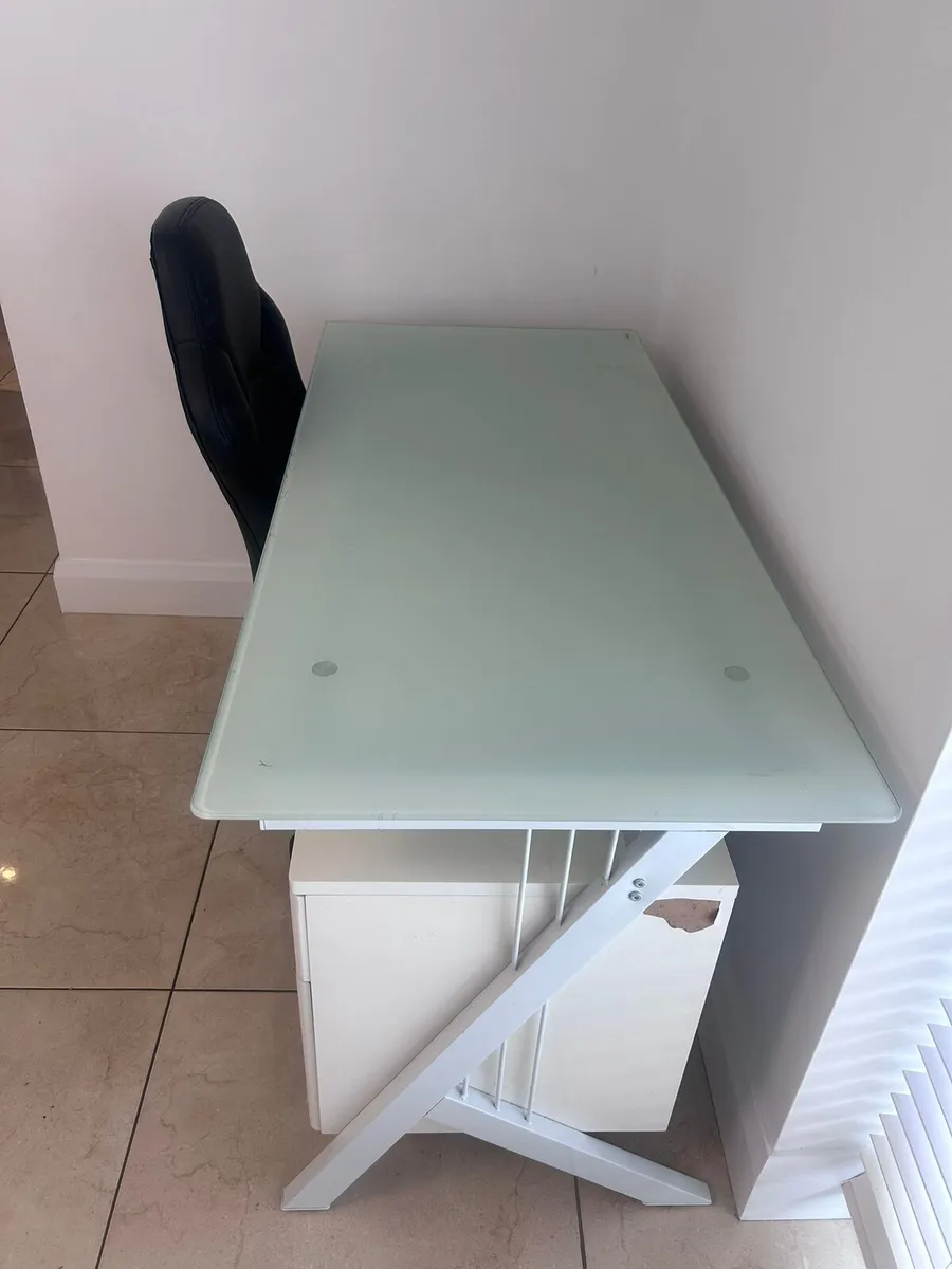 Computer desk - Image 2