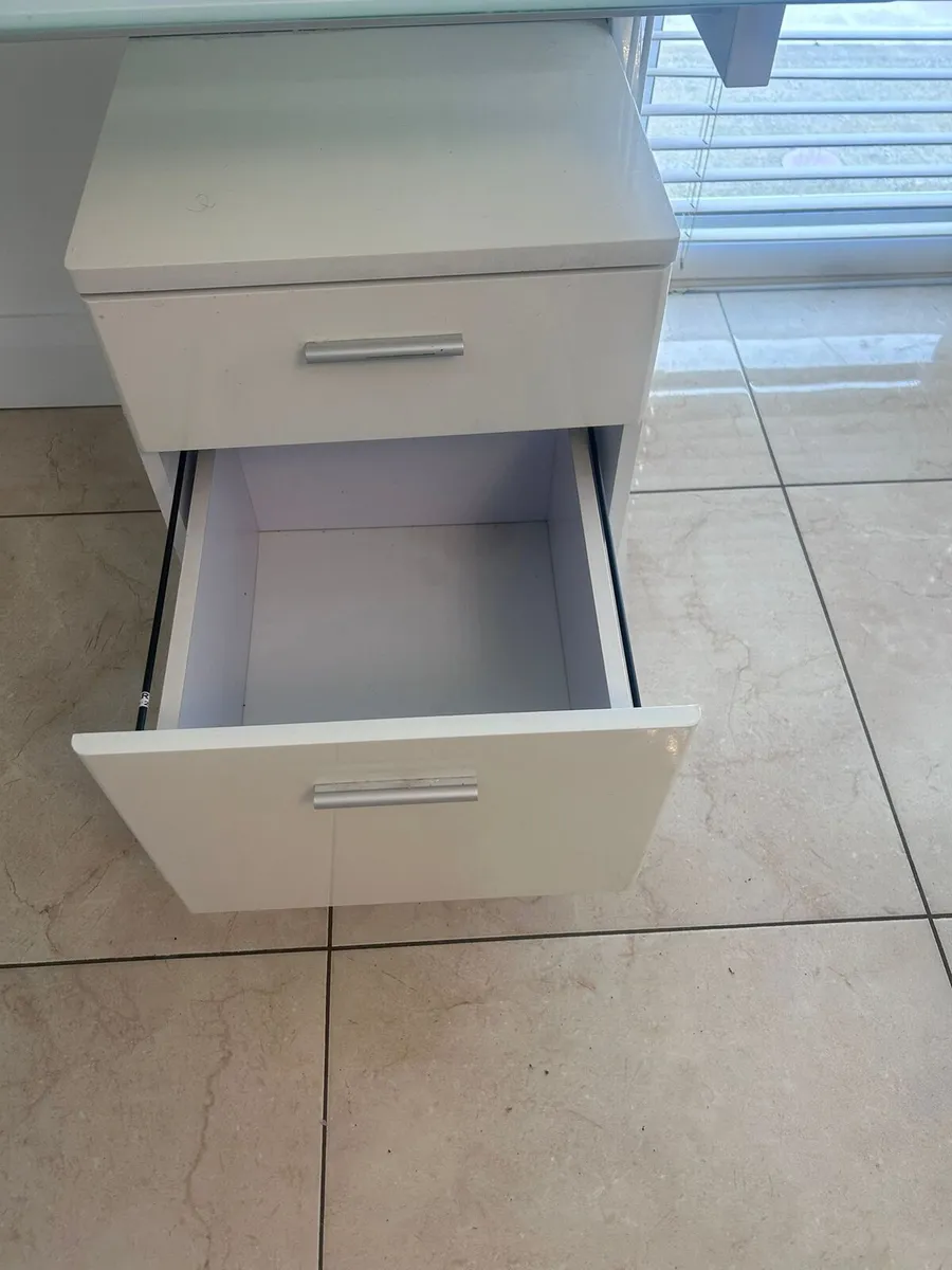 Computer desk - Image 3