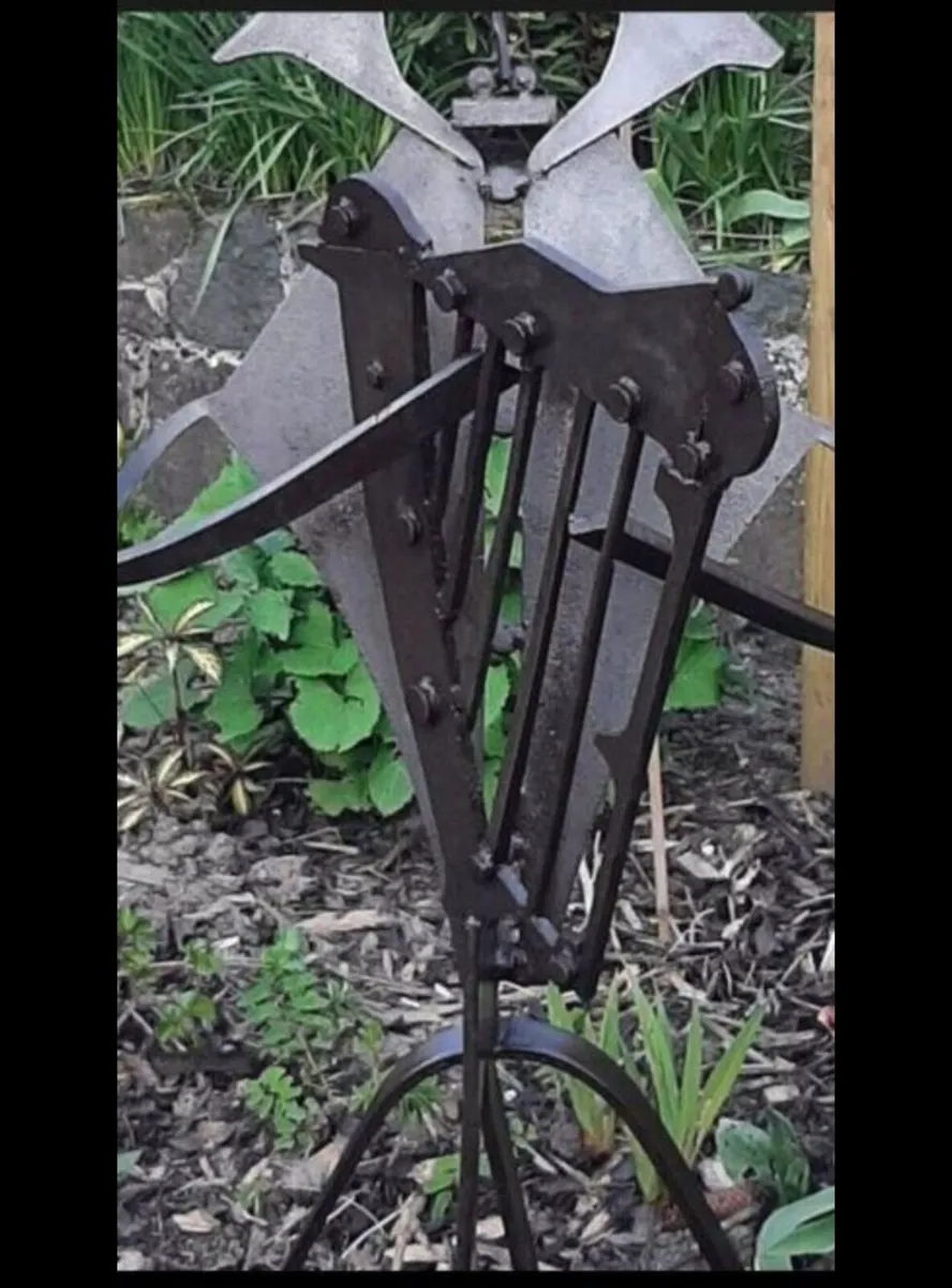 Unique Garden sculpture - Image 1