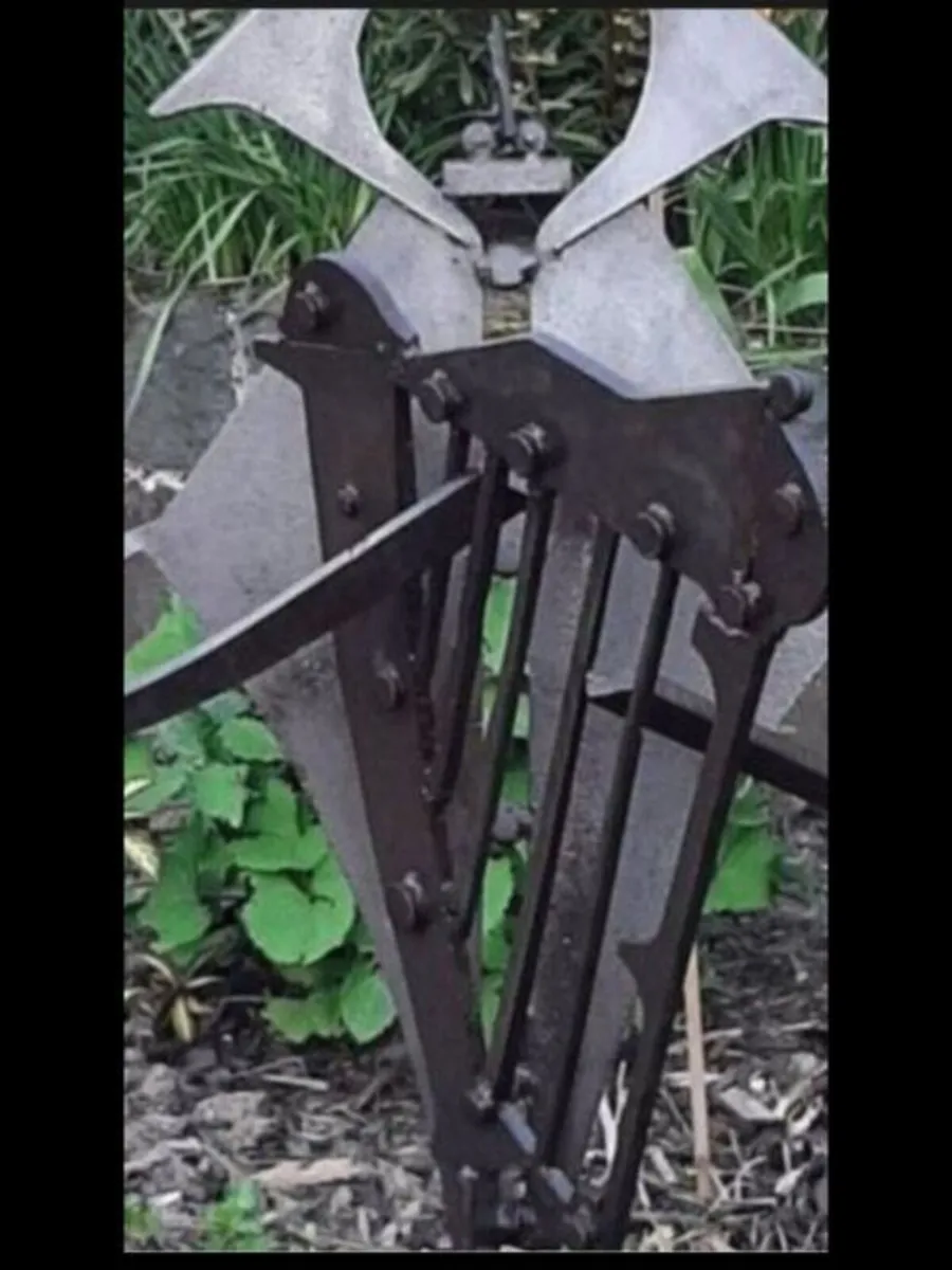 Unique Garden sculpture - Image 3