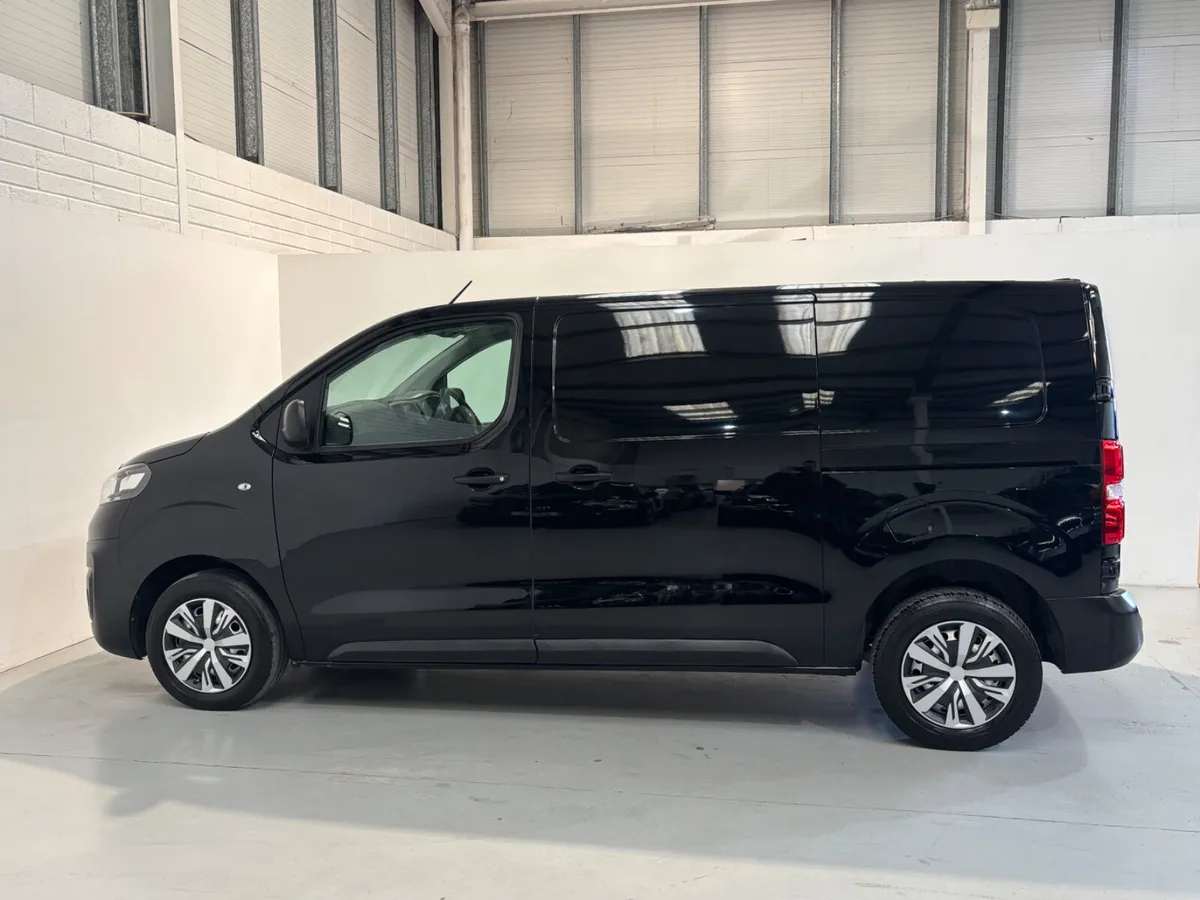 Vivaro 2900 L1 H1 Twin Door - Image 3