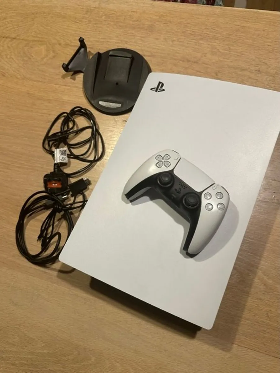 PlayStation 5 (PS5) Standard Disc Edition - Image 1