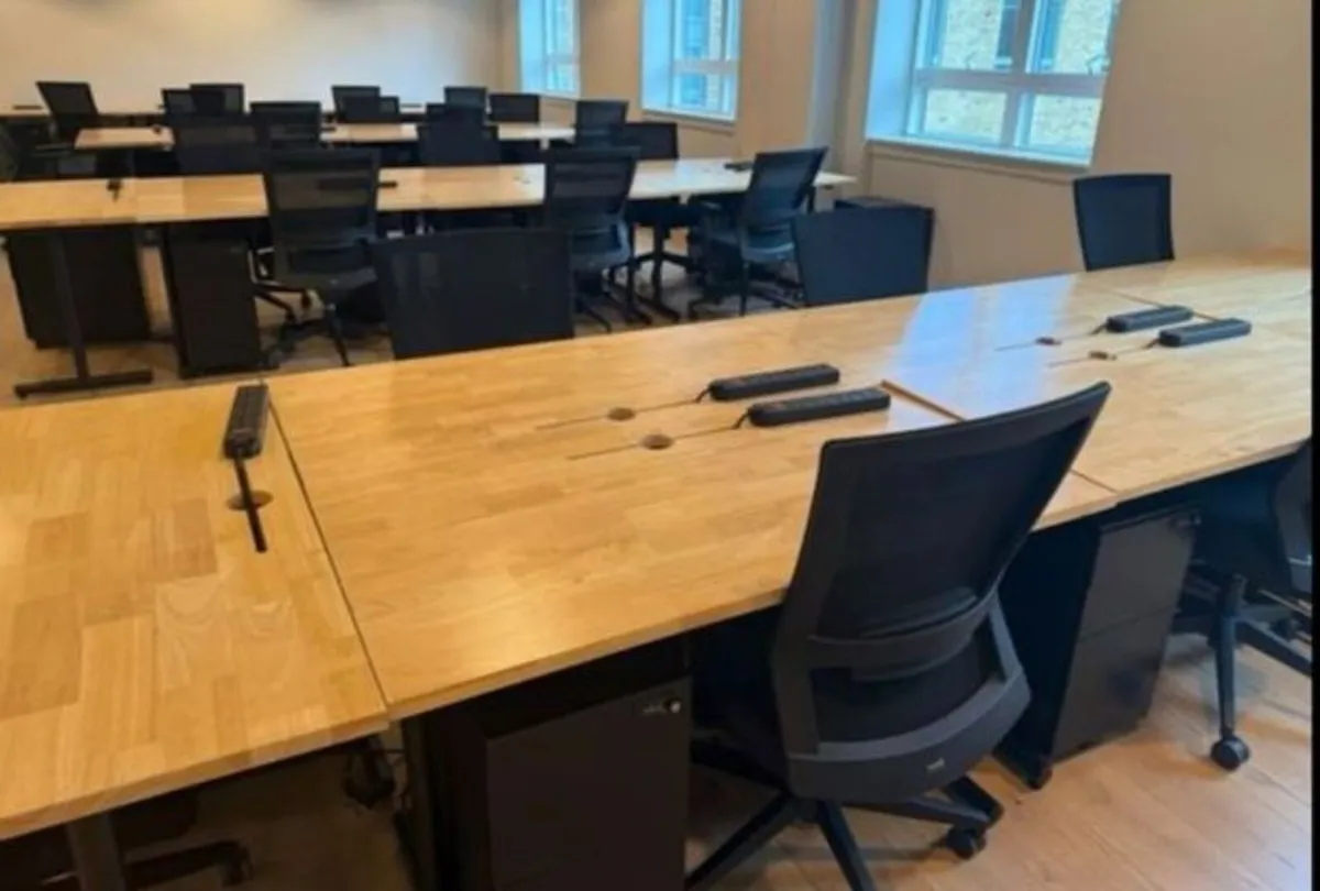 Office Clearance stock Chairs ,desks,cabinets - Image 3