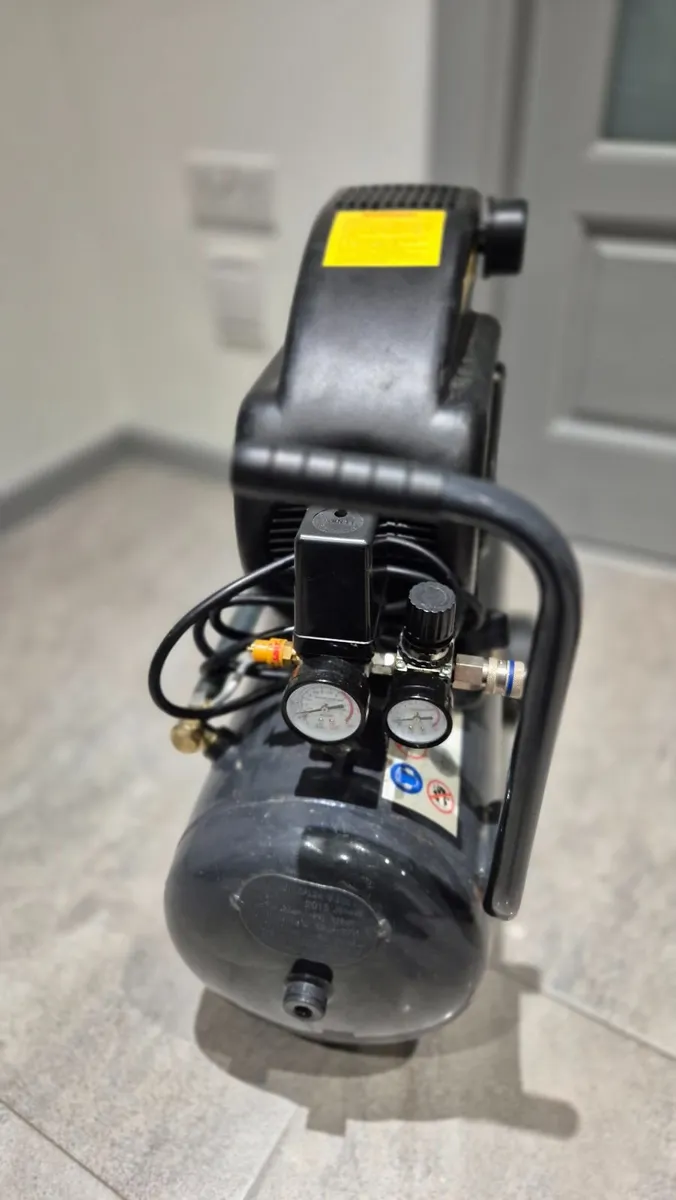 Sealey compressor 24l - Image 3