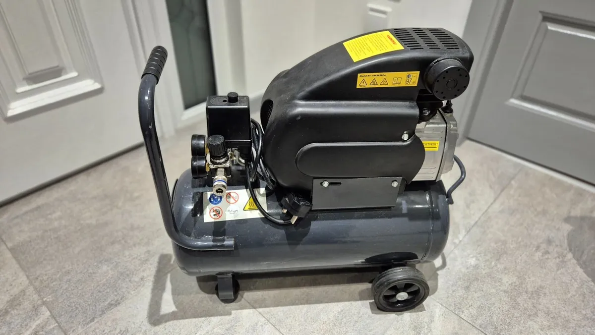 Sealey compressor 24l - Image 4