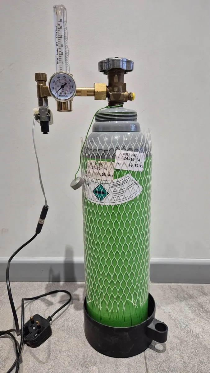 CO2 fish tank dosing cylinder set - Image 1