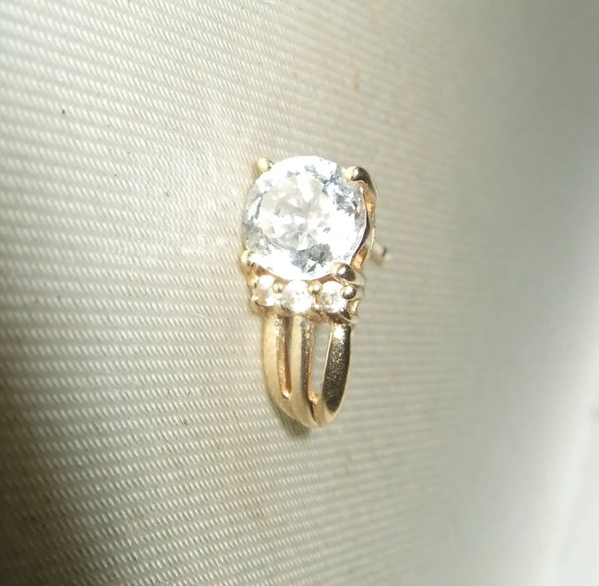 Vintage 14ct Gold Sapphire Gents Ear Stud - Image 4