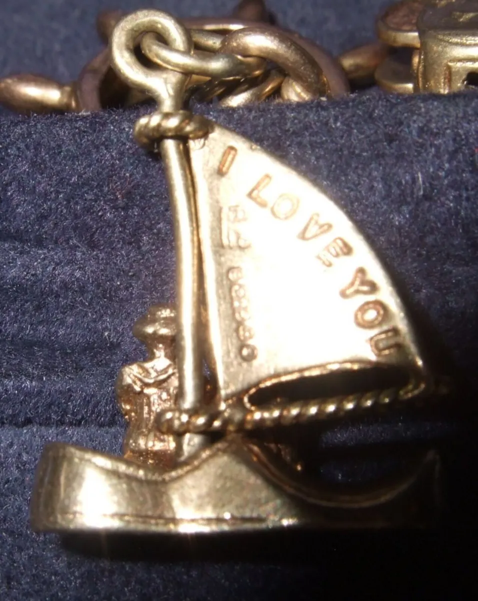 Vintage 9ct Gold "Love Boat" Charm - Image 3