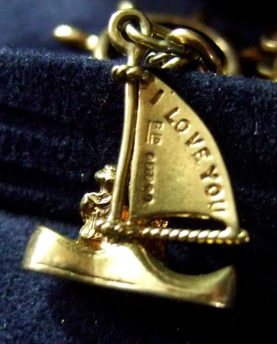 Vintage 9ct Gold "Love Boat" Charm - Image 4