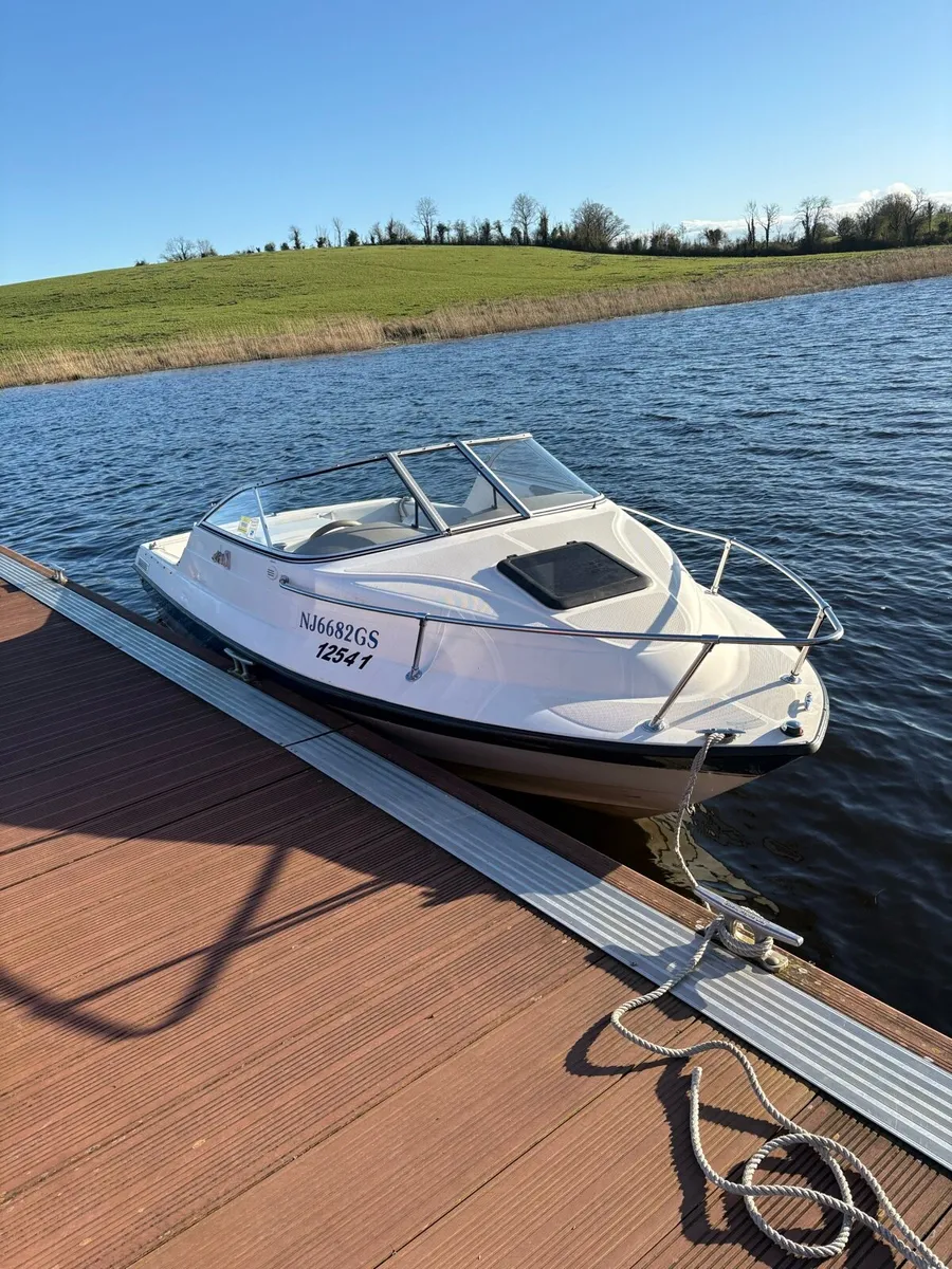 Bayliner speed boat - Image 2