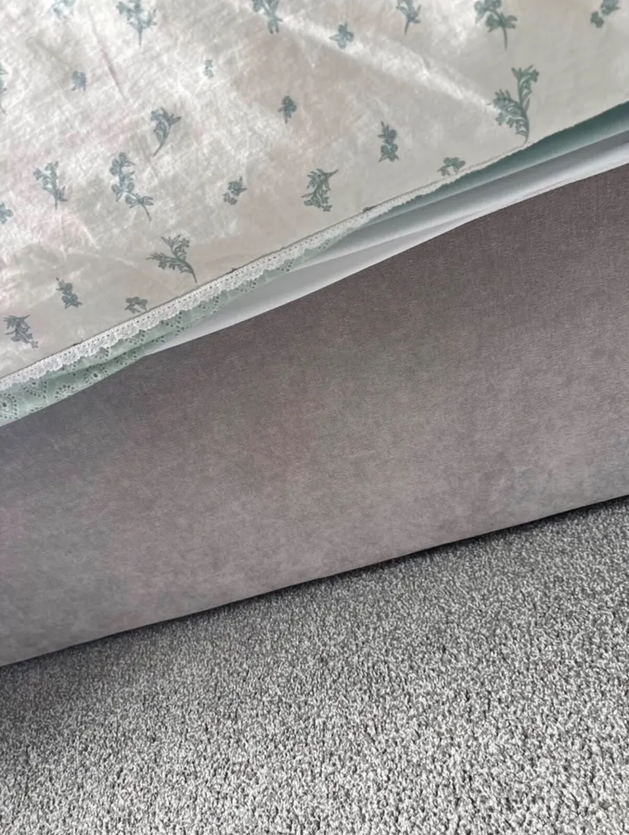 Double divan bed with storage drawers - Image 4