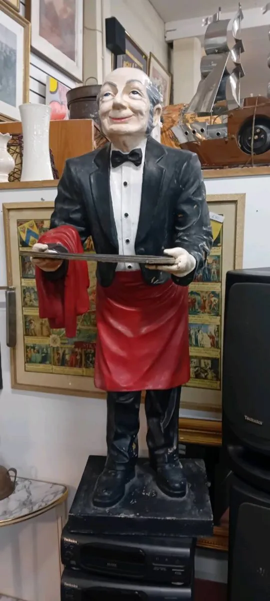 Decorative Waiter Satue With Tray