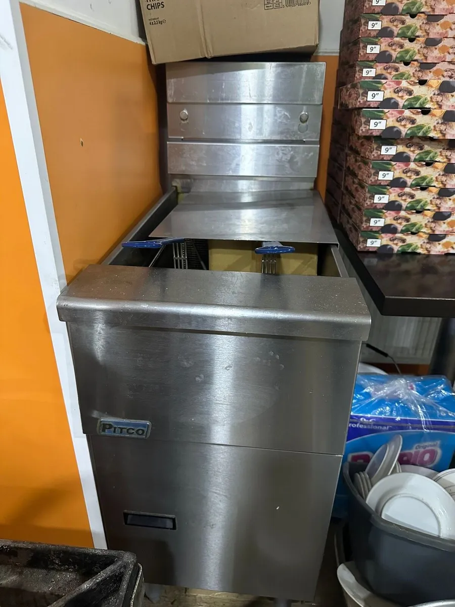 Commercial Gas Deep Fryer - Image 1