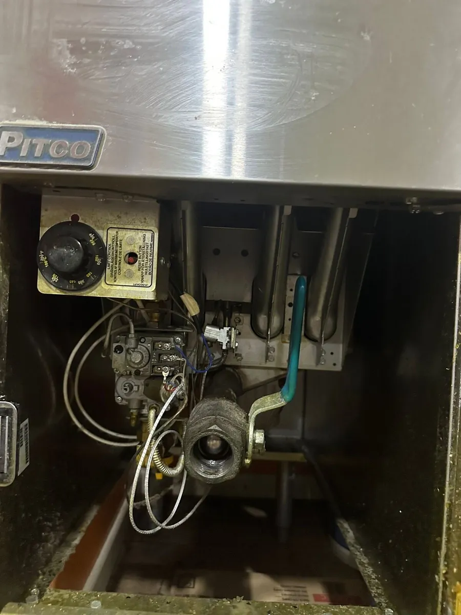 Commercial Gas Deep Fryer - Image 3