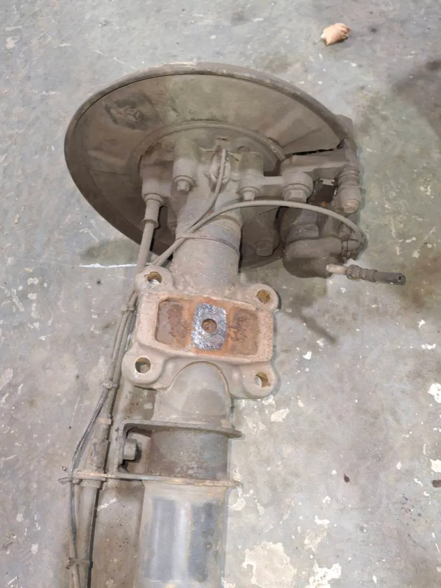 Volkswagen Crafter Back Axel - Image 3