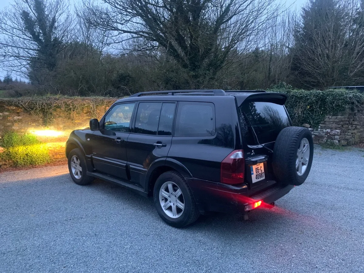 Mitsubishi Shogun Warrior 3.2 Auto — Crewcab - Image 3