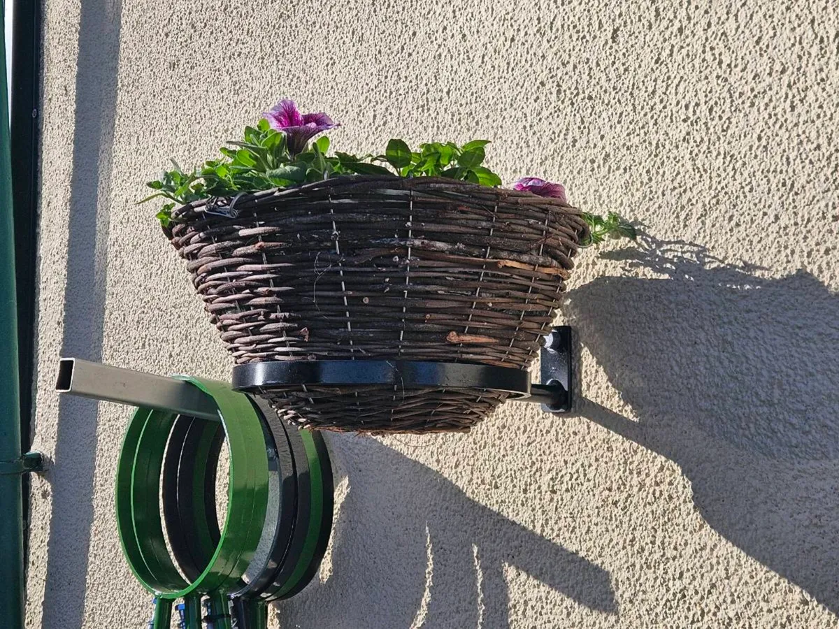 Hanging basket holders - Image 1