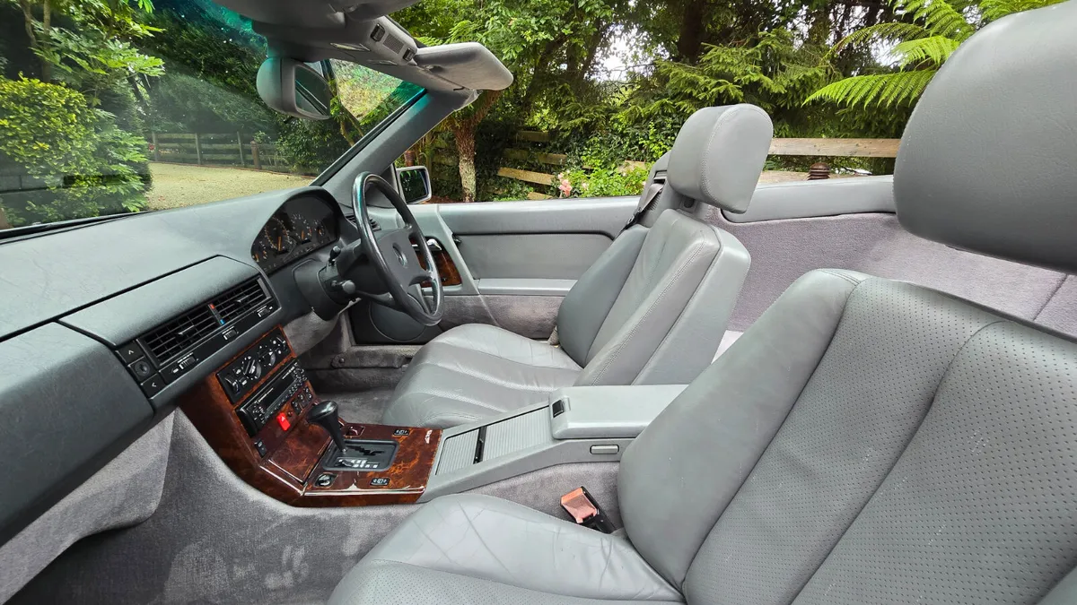 Mercedes-Benz 300 1991 - Image 4