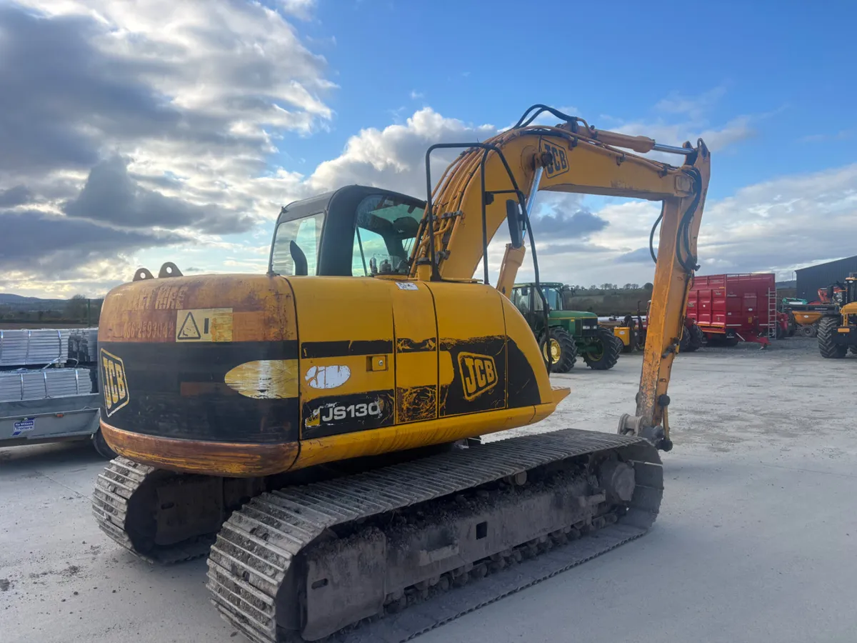 Jcb 130 year is 2005 no vat - Image 2