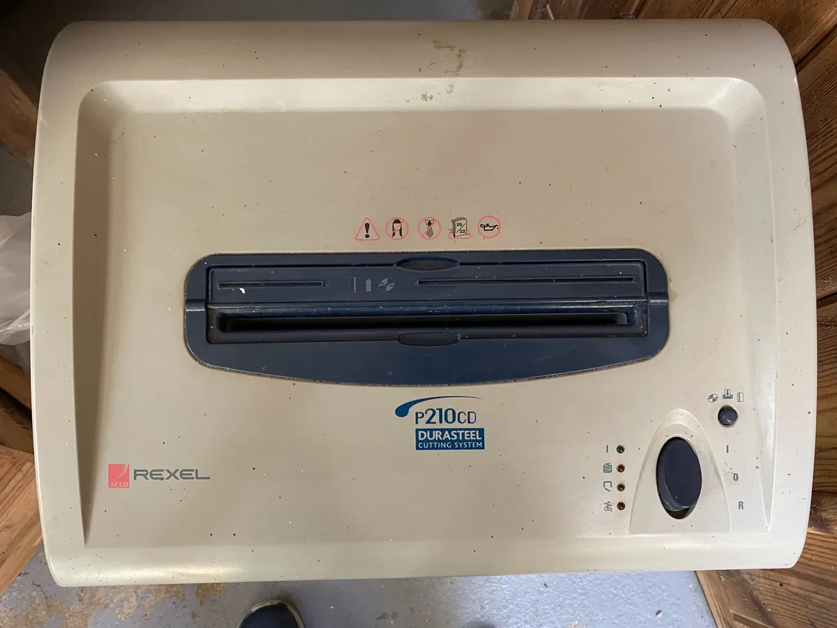 Paper and CD Shredder - Image 1