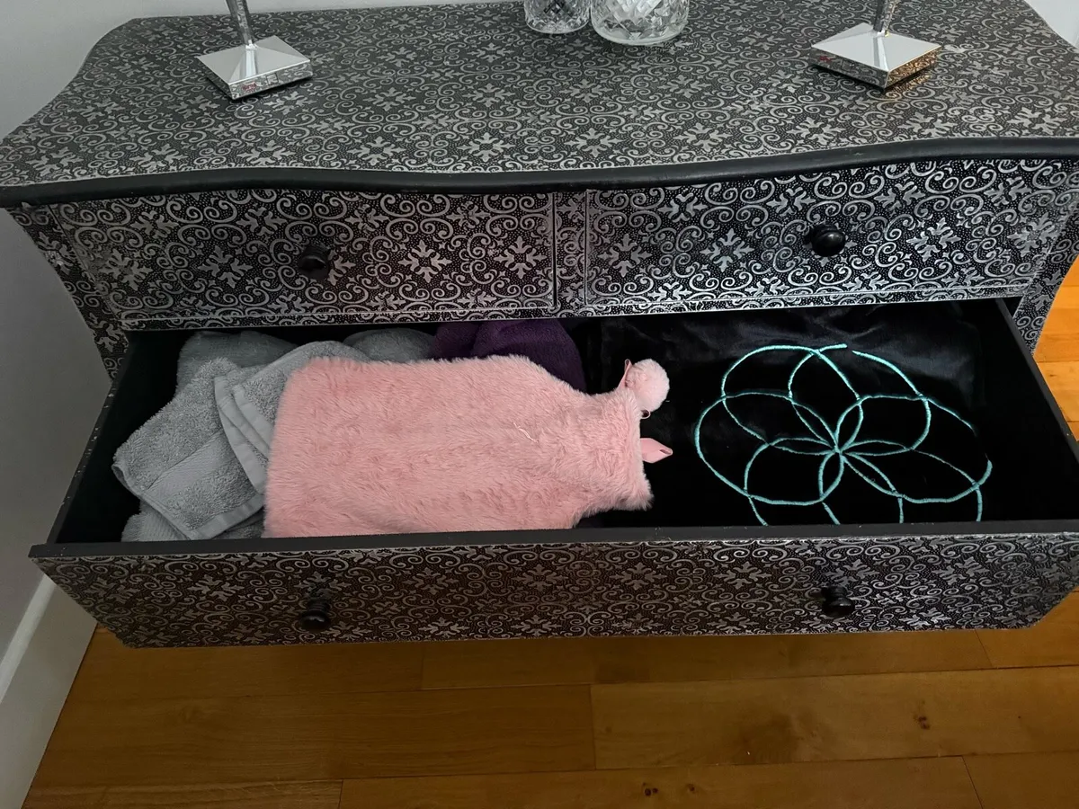 4 drawer bedroom chest of drawers - Image 4