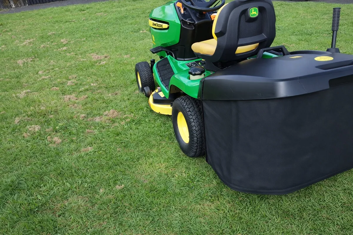 John deere lawnmower - Image 3