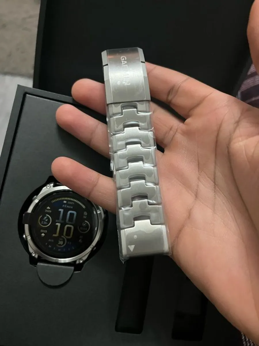 Garmin Fenix 8 AMOLED Sapphire 47mm Titanium Case Vented Titanium Bracelet Watch - Image 2