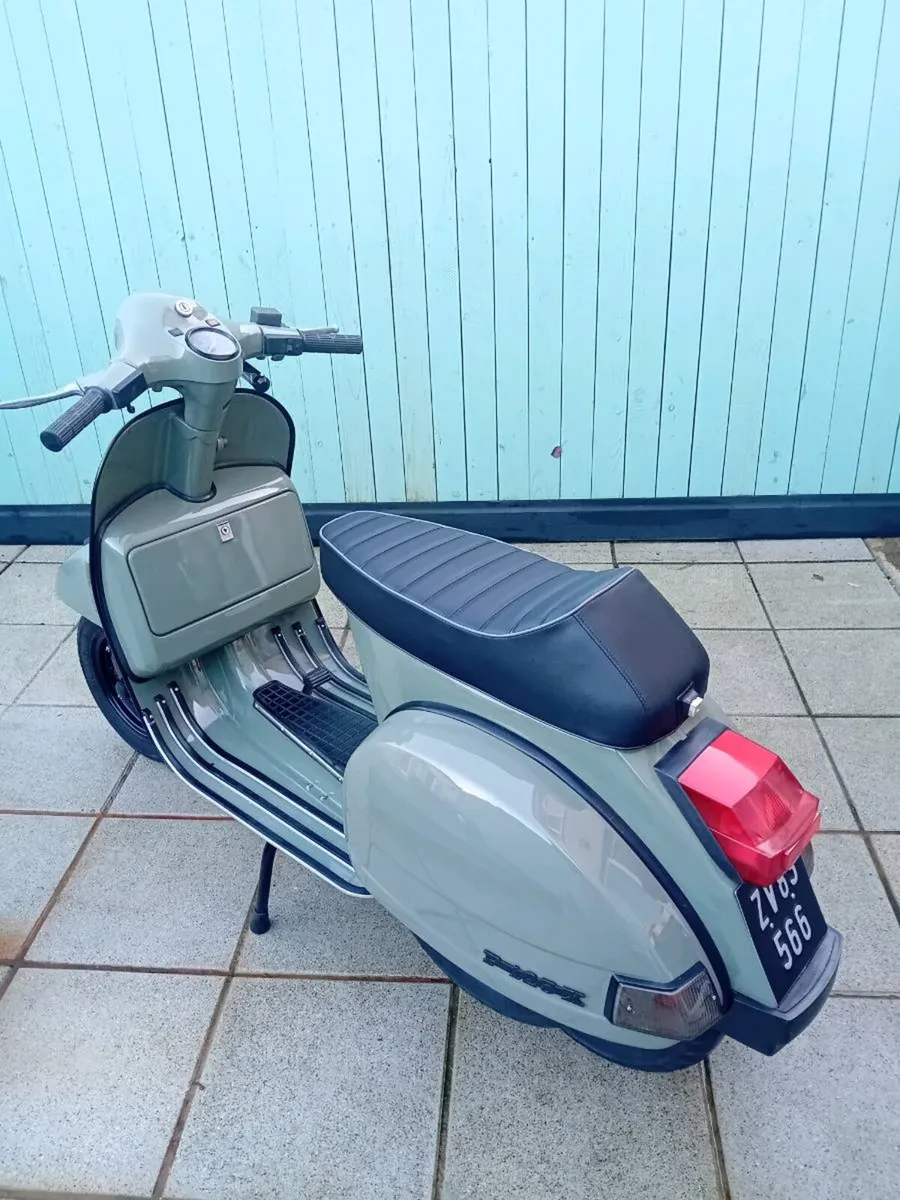 Vespa 1983 P125X - Image 2