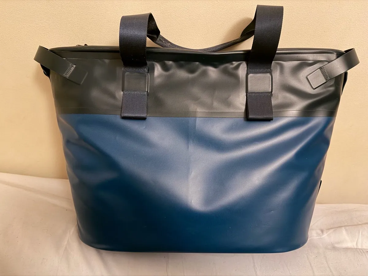 Hydro Flask Day Escape Soft Cooler (18L) New - Image 2