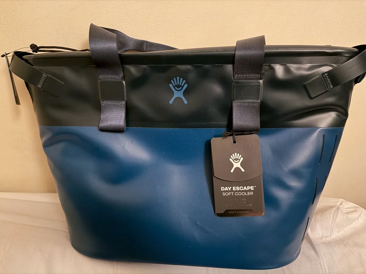 Hydro Flask Day Escape Soft Cooler (18L) New - Image 1