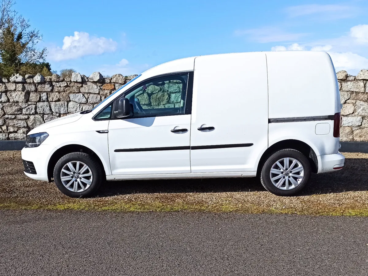 191 VW Caddy 2.0 TDI Manual • DOE 10/2026 - Image 4