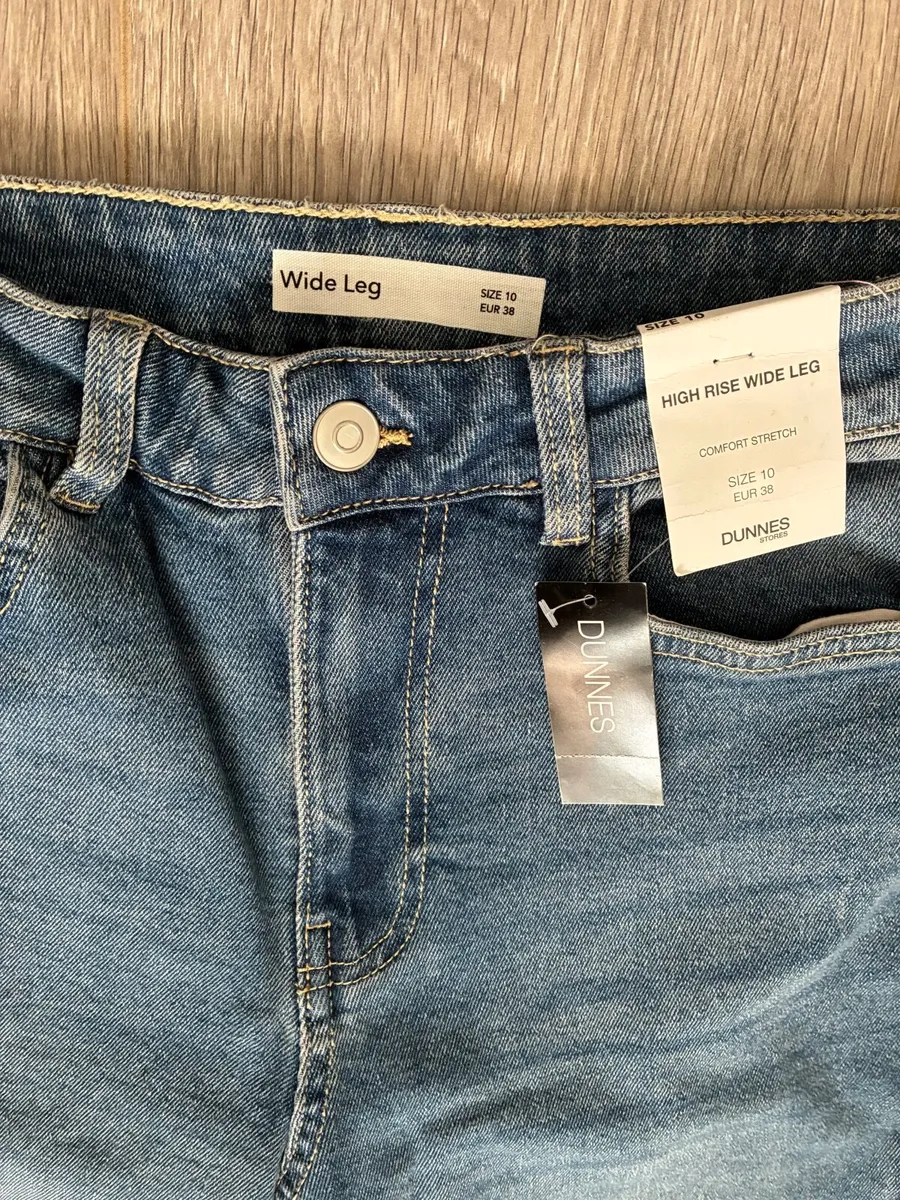 BRAND NEW Ladies High Rise Wide Leg Jeans: Size 10 - Image 3