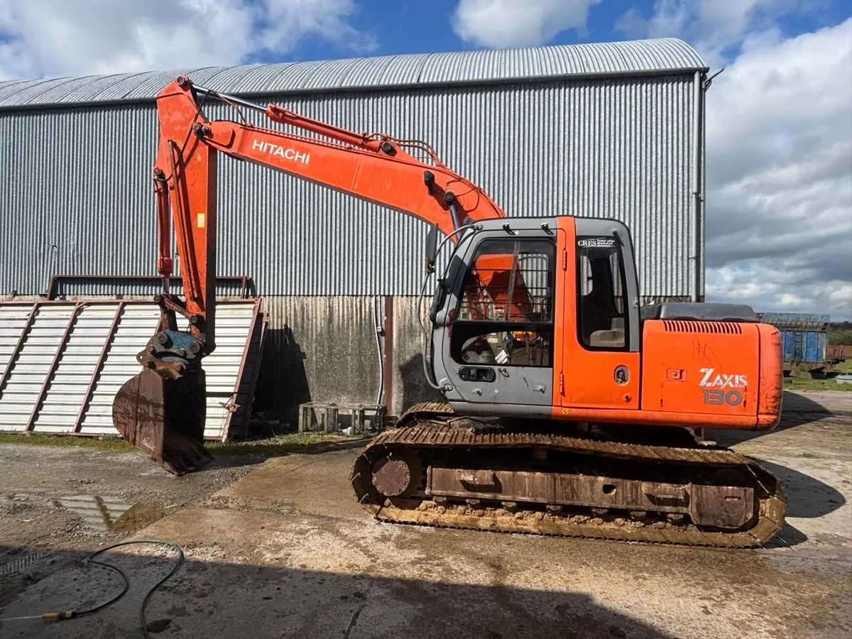 13 tonne Hitachi digger - Image 1