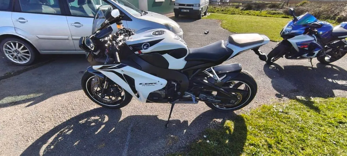 2008 Honda Fireblade 1000rr - Image 4