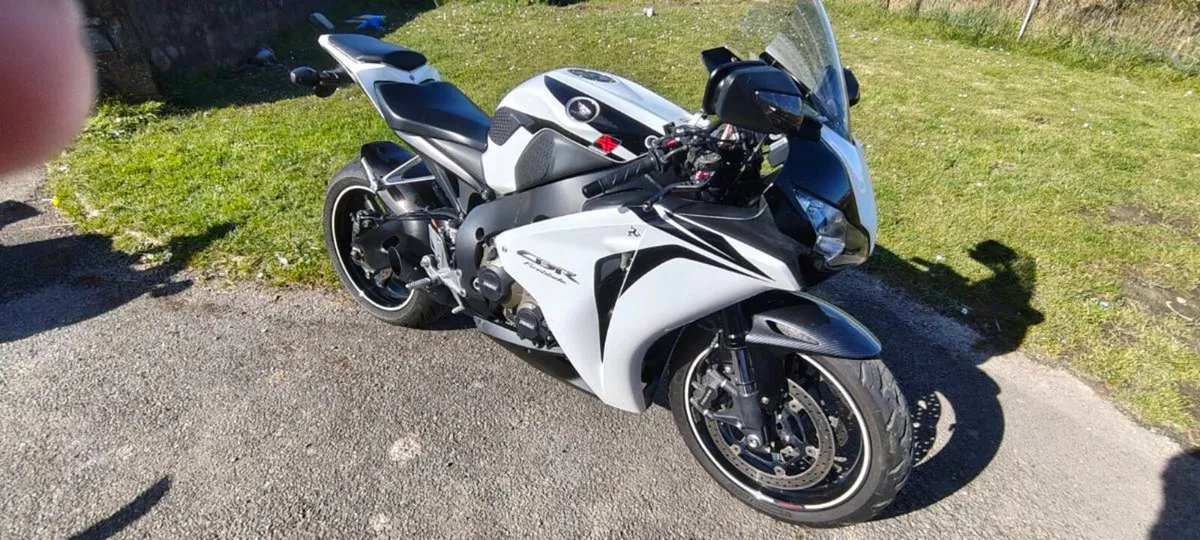 2008 Honda Fireblade 1000rr - Image 1