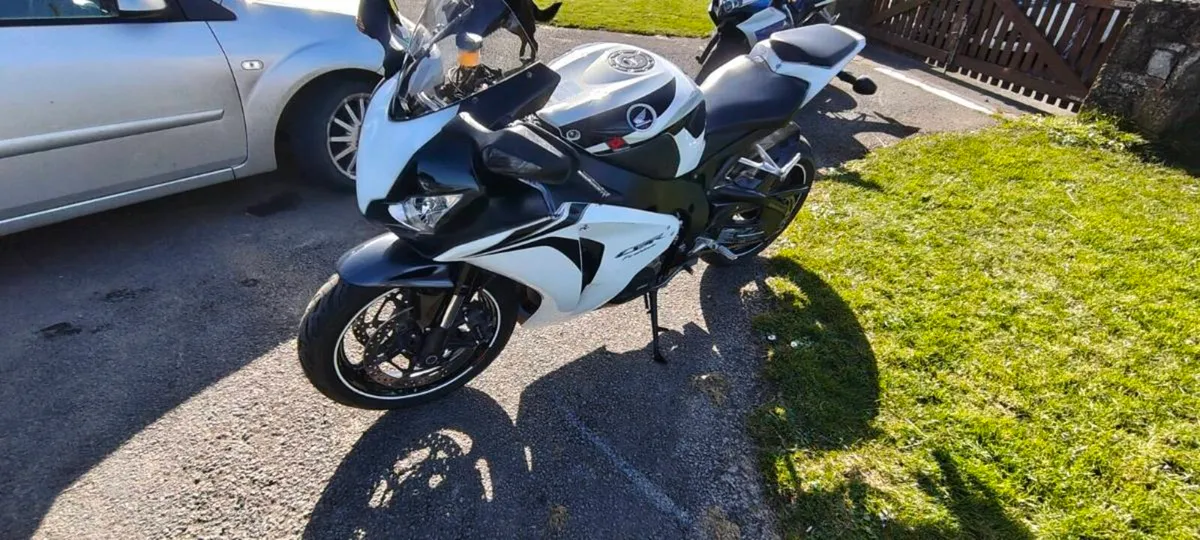 2008 Honda Fireblade 1000rr - Image 2