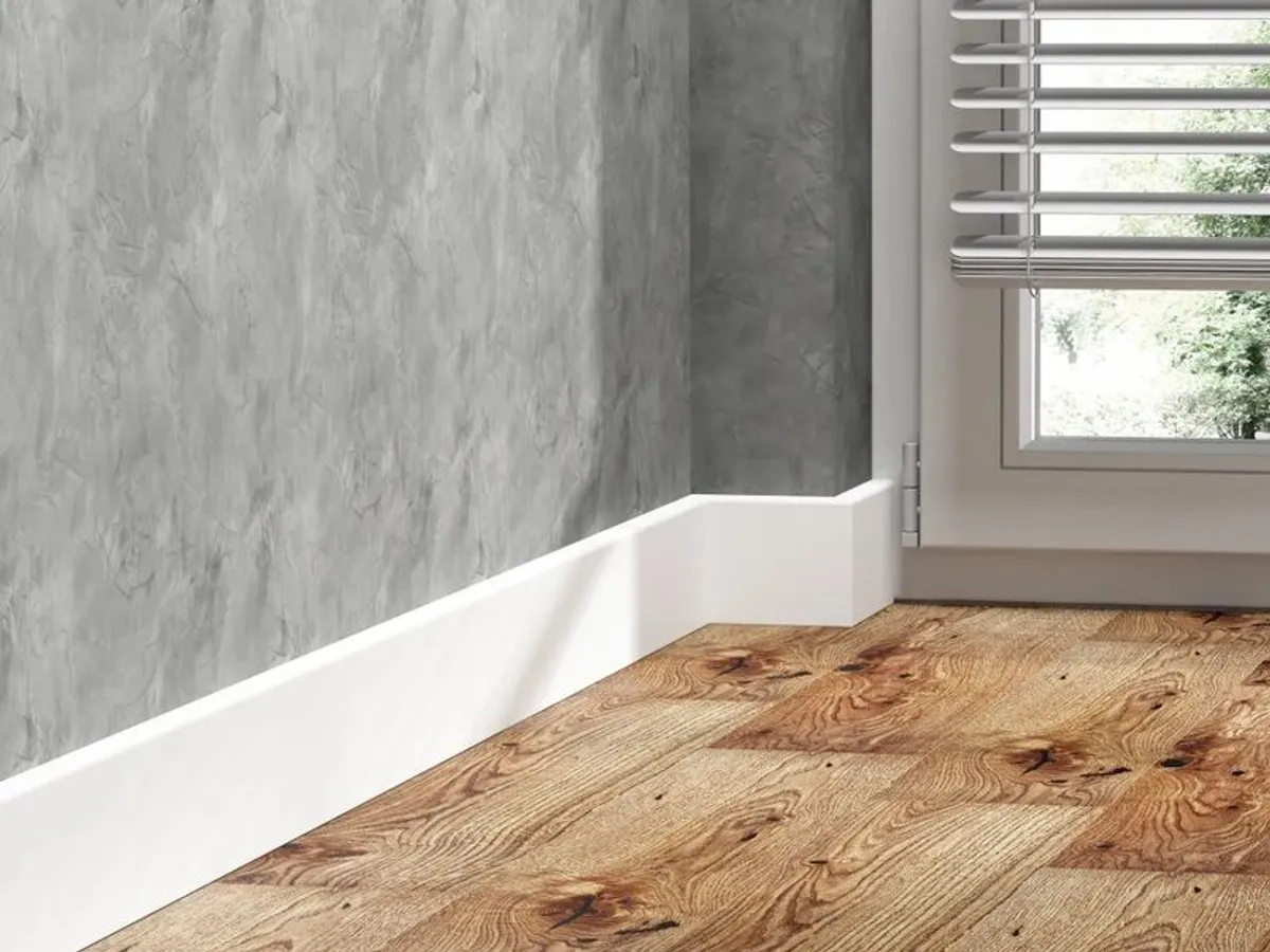 Pvc Skirting Board Black 80x15mm L= 2.20m Matt Laminated - New - Image 2