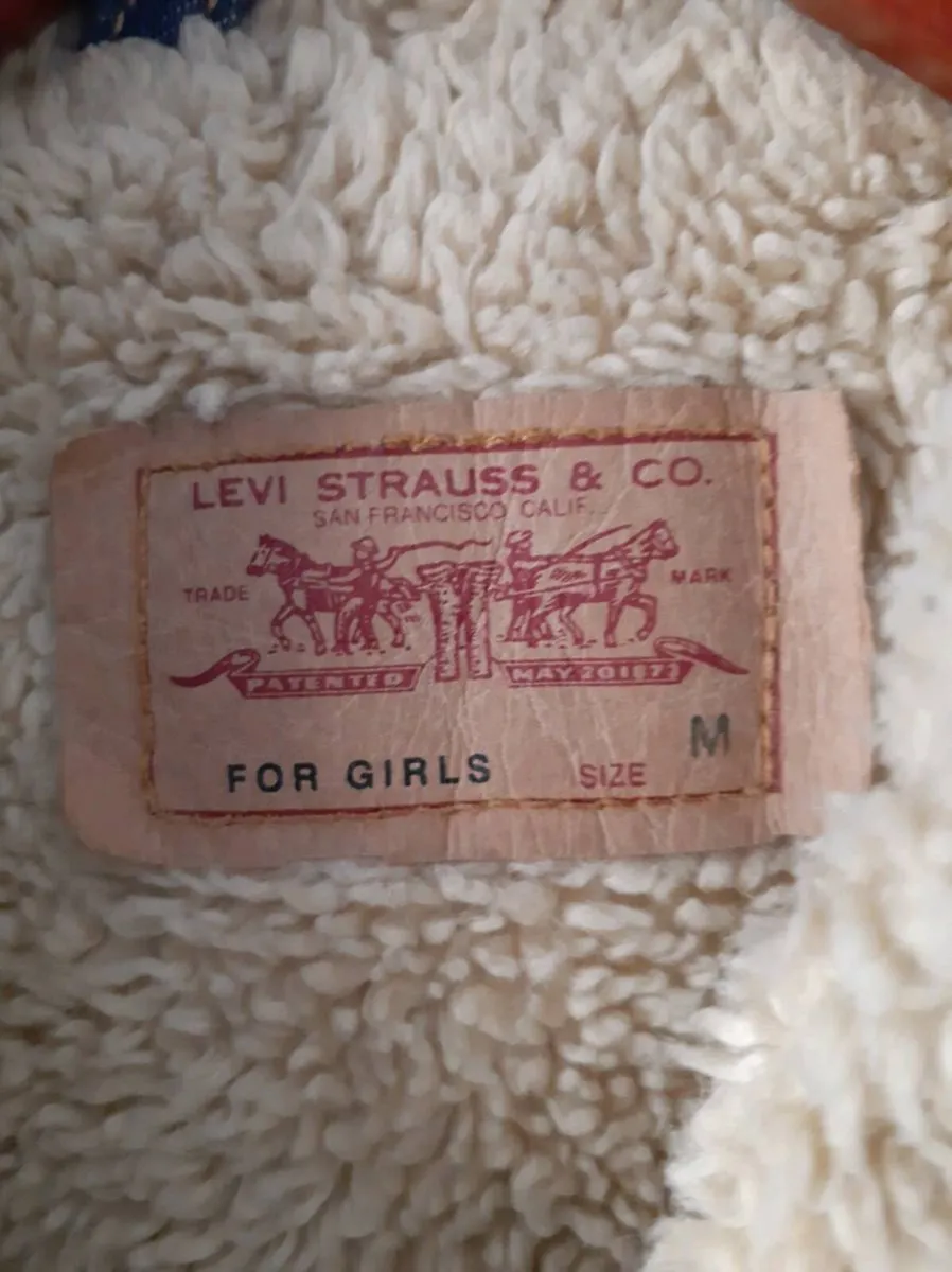 Levis Original Ladies Denim Jacket - Image 4