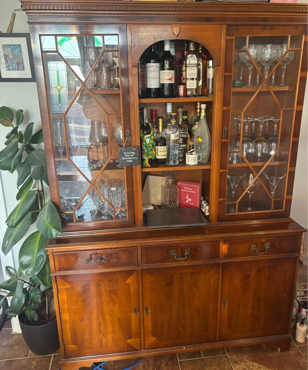 Display Cabinet - Image 1