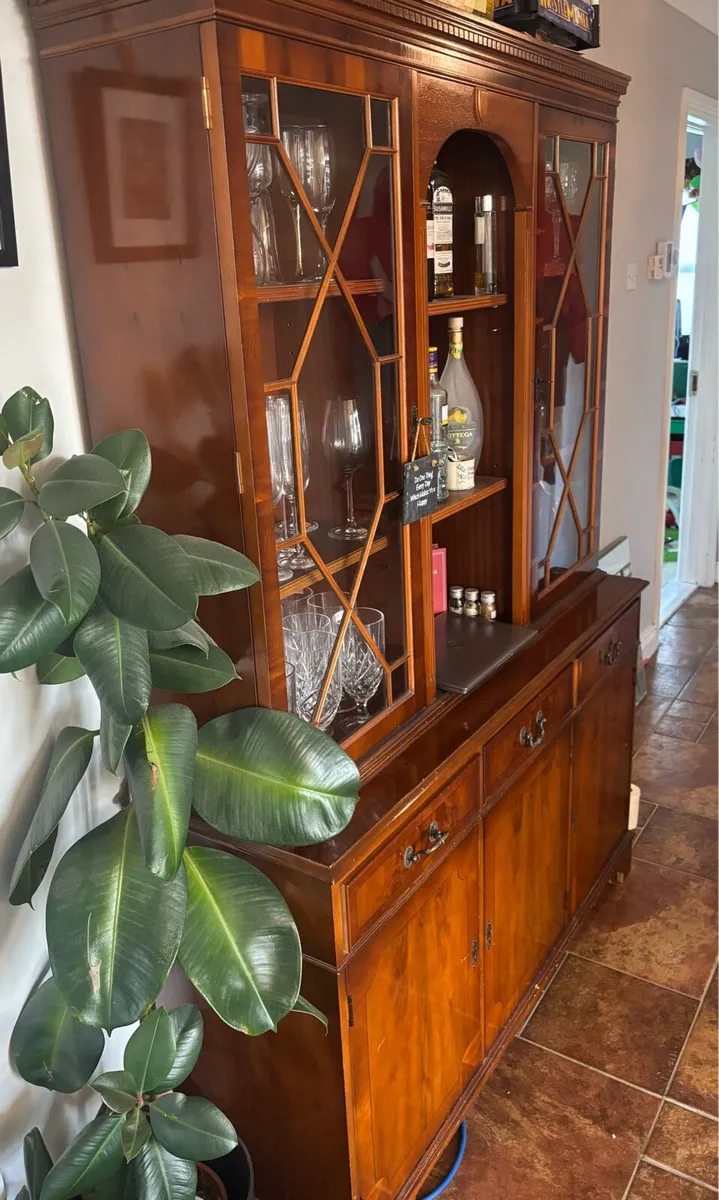 Display Cabinet - Image 2
