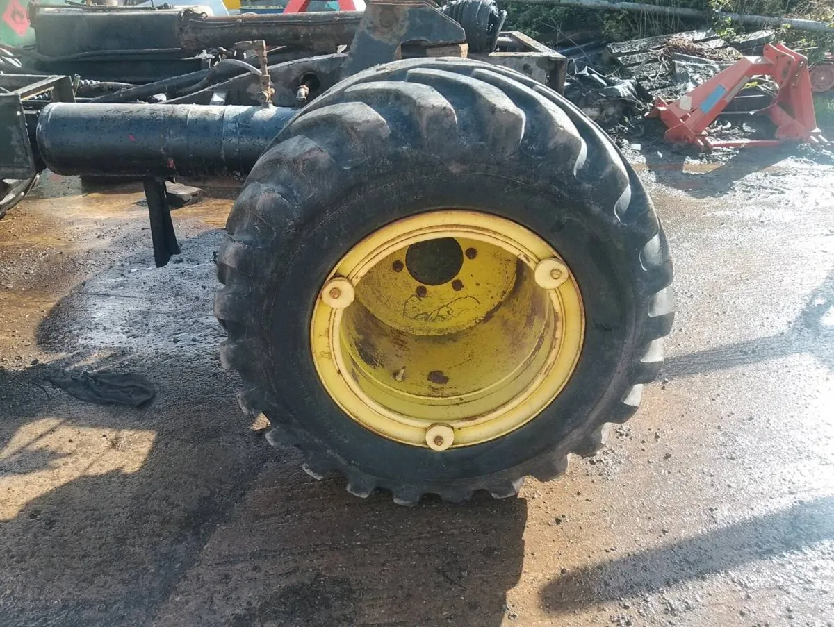 42x25.00-20 6 stud unimog or tanker wheels - Image 3