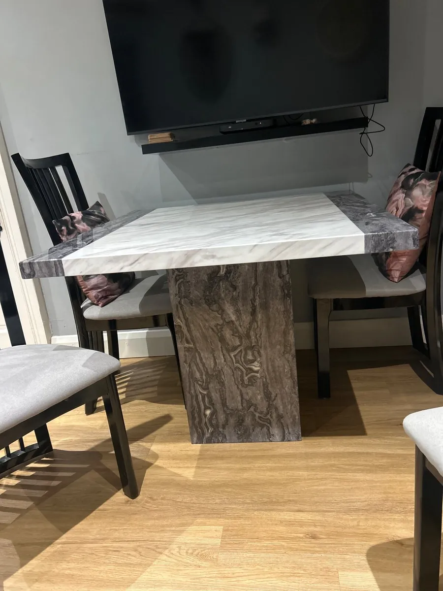 Marble kitchen table and 4 chairs - Image 2