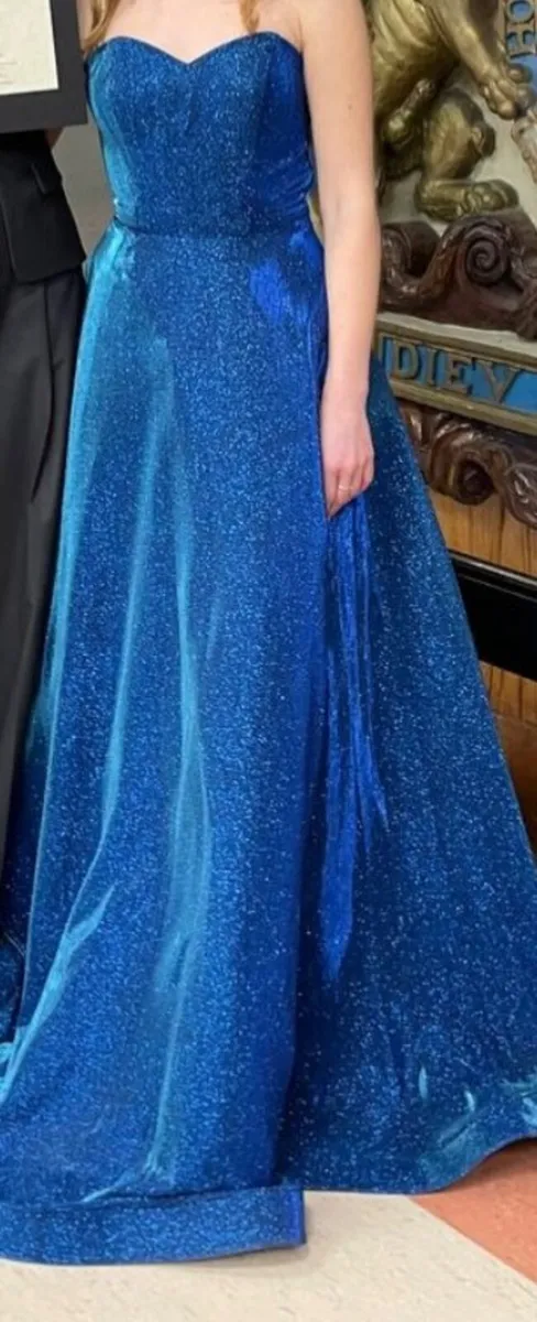 Prom/ graduation/ valedictory dress - Image 1