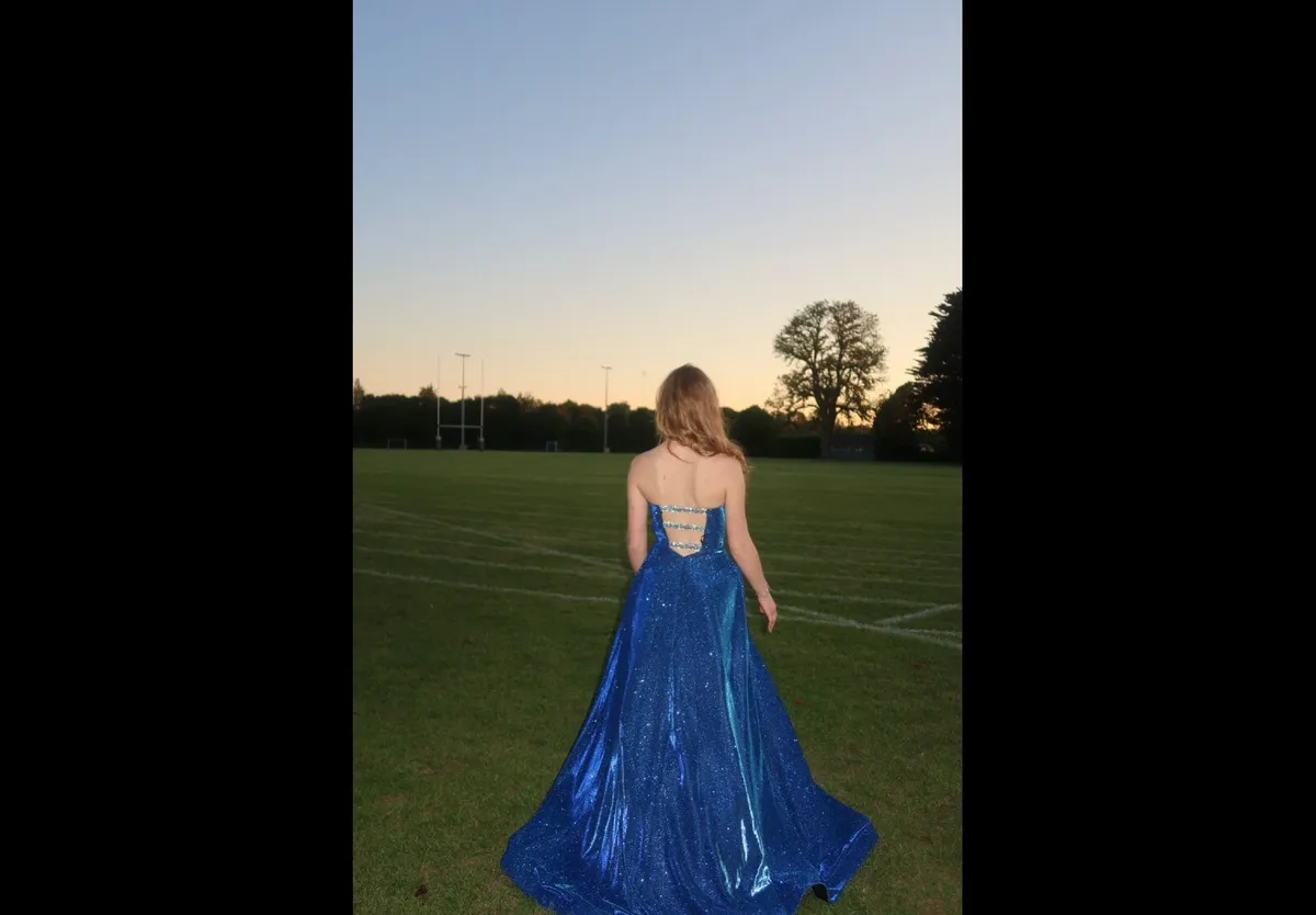 Prom/ graduation/ valedictory dress - Image 3
