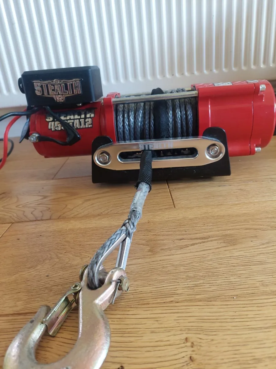 Stealth Electric Winch 4500lbs - Image 3