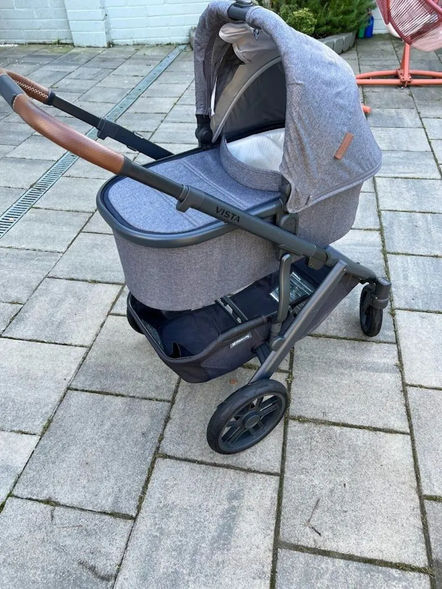 UppaBaby Vista V2 Greyson + Cybex Cloud-T car seat - Image 2