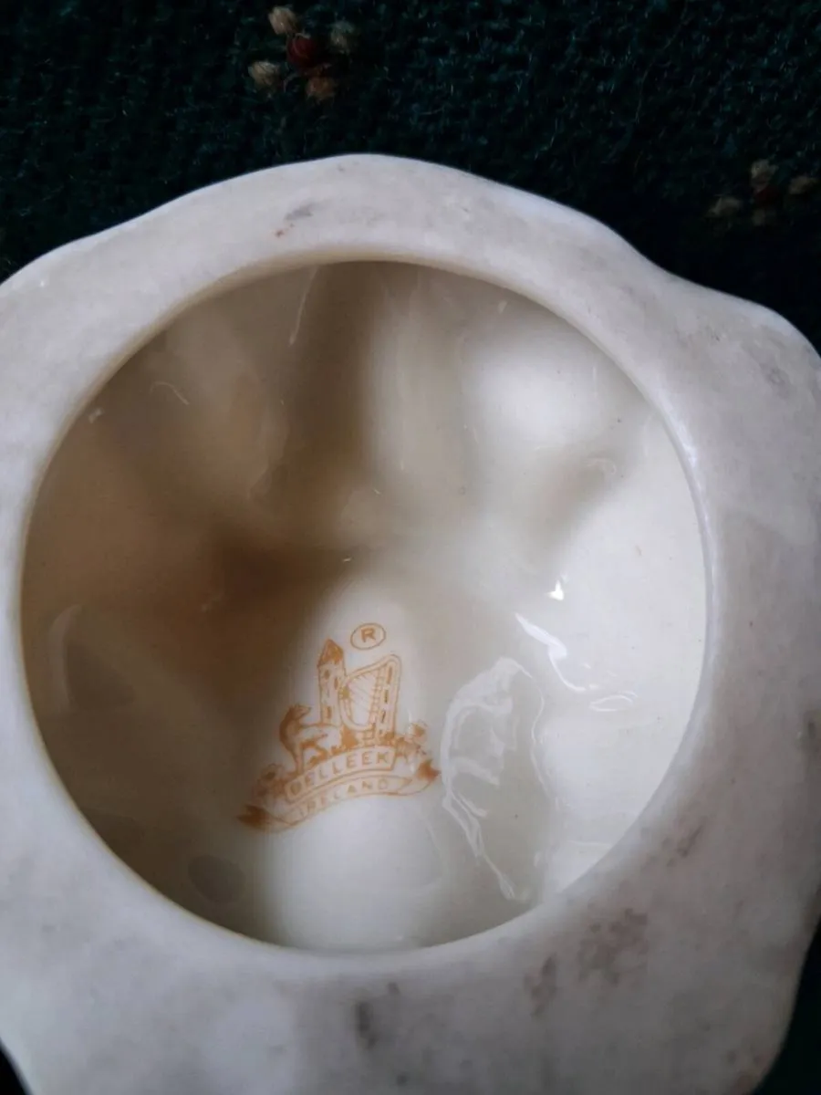 Vintage Belleek vases - Image 3