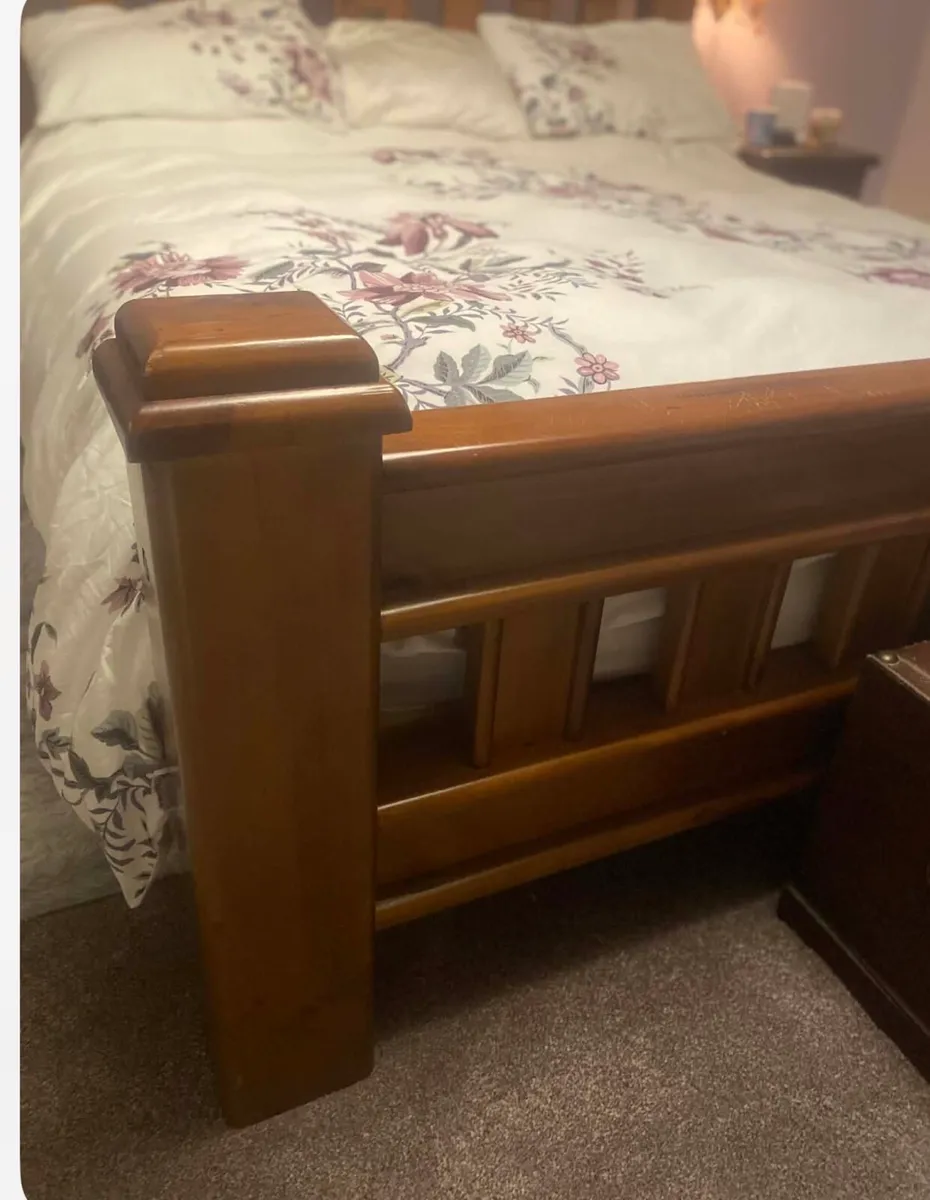 Bedroom furniture set - Image 2