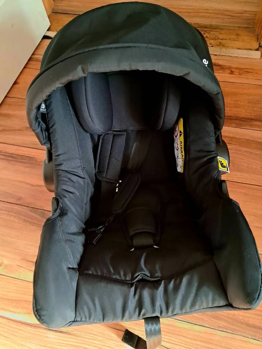 Newborn carseat - Image 1