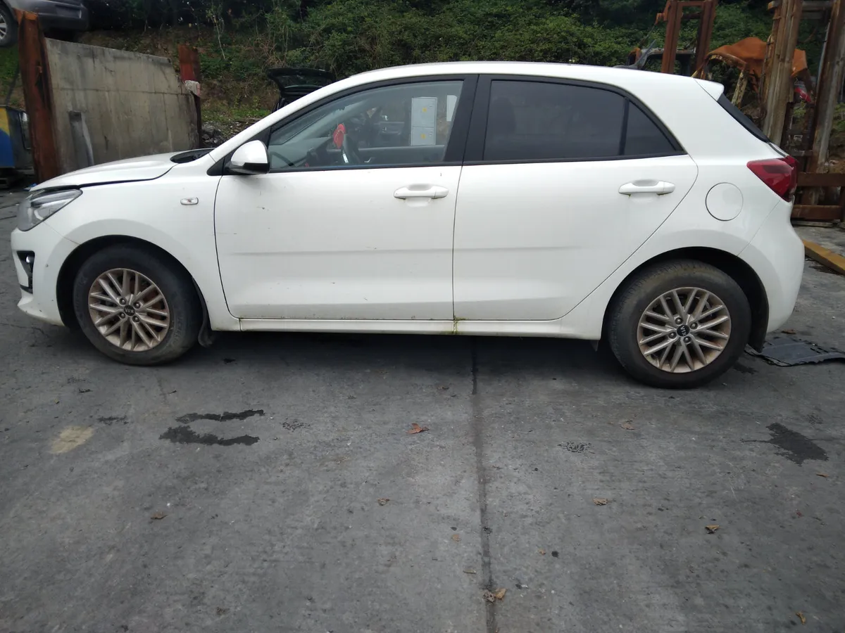 2021 Kia Rio For Breaking/Dismantling - Image 2
